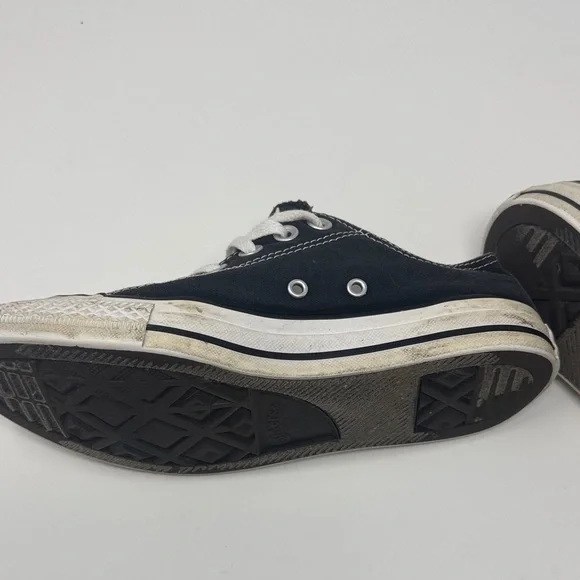 Converse Classic Black and White Canvas Shoes - Picture 4 of 8
